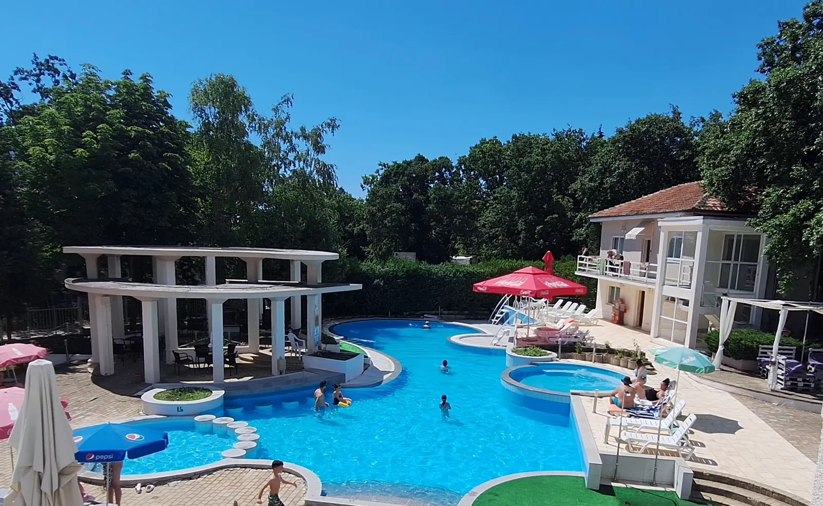 Villa, photo 1